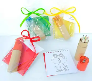 Lot 12 cărți cu Template-uri de desene pentru COPII + tub cu 6 creioane colorate cu ascutitoare. Detalii despre Ziua de nastere pentru copii.
