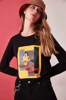 Trendyol Daffy Duck Lisanlı de Bază cu Maneci Lungi Tricotate T-Shirt TWOAW21TS0064