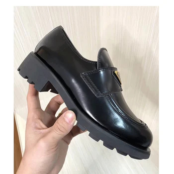 Vallu 2020 nou triunghiular standard Lok Fu pantofi de piele de sex feminin o pedala leneș Britanic sporit pantofi cu talpi groase
