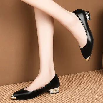 Cresfimix de moda de sex feminin pu negru din piele de metal sfat subliniat toe slip pe toc pătrat pantofi femei bej petrecere toc pompe a6052e