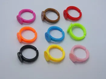100 Mixt Color din Plastic Reglabile Copii Inel de Gol Constatările ADEZIV PE Bază de 9mm Pad