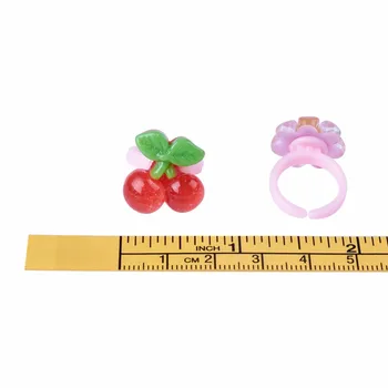 100buc/cutie Culoare Mixt Drăguț Inele de Zi pentru Copii Bijuterii din Plastic pentru Copii Inel pentru Fete cu Stil Mixt de Animale Fructe și Cadouri F95